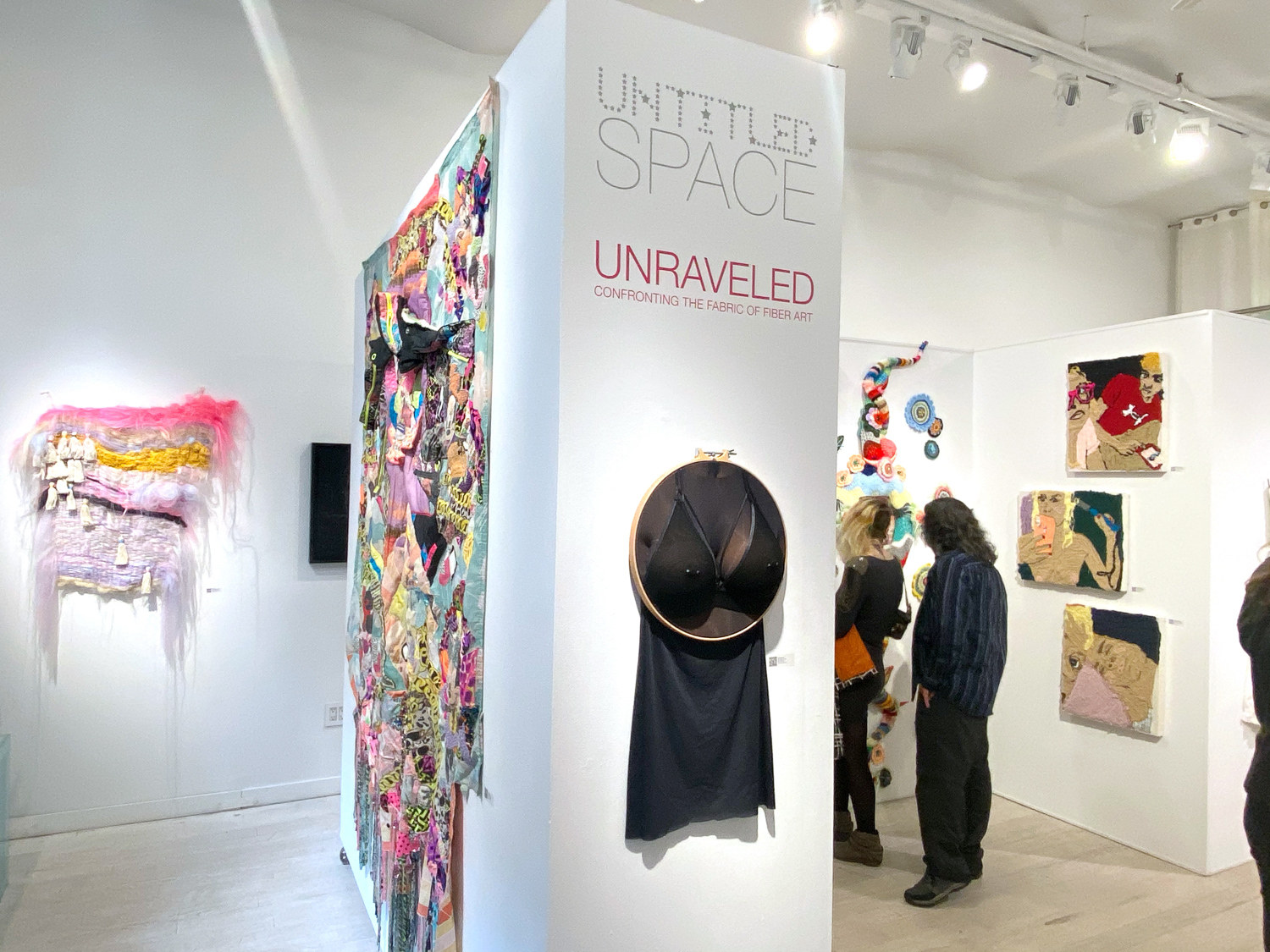 VIEWING ROOM UNRAVELED CONFRONTING THE FABRIC OF FIBER ART The